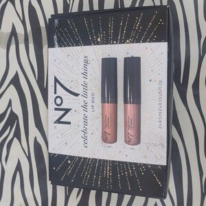 New No 7 hi Sean lip gloss Duo set new